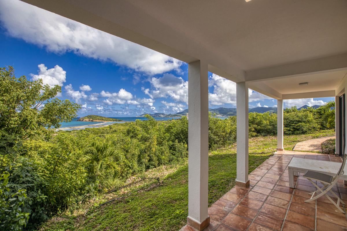 Location villa Saint Martin Terres Basses - villa 5 chambres 10 prsonnes - 300m de la plage de Baie aux Prunes - Vue mer et Piscine (28)